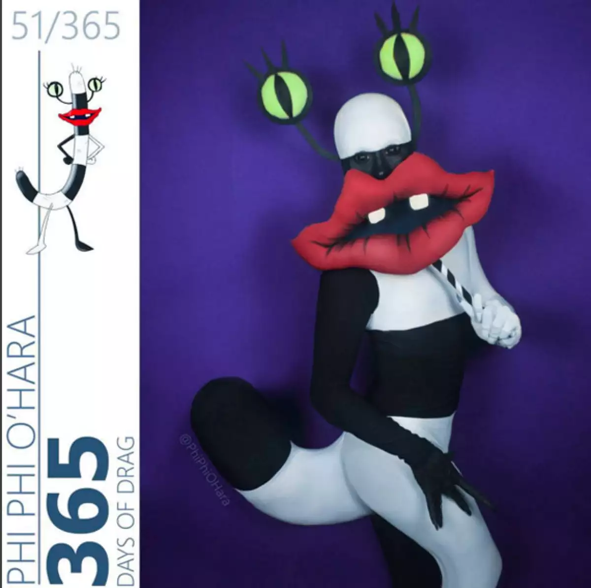 Con ayuda no solo de pelucas y disfraces, Phi Phi utiliza prótesis y cartón para dar vida a los personajes de las caricaturas noventeras, entre ellos a Oblina de Aaahh!! Real Monsters.