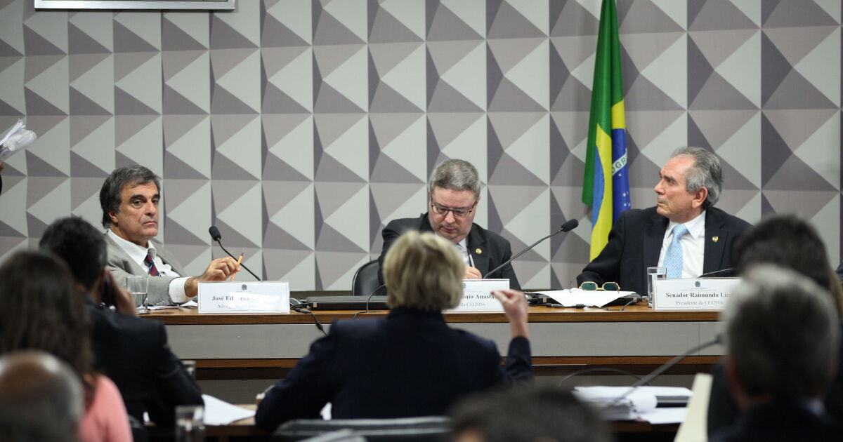 El Senado brasileño aprueba el calendario de juicio de Dilma Rousseff