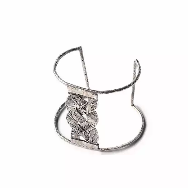 Amandina: Joyería en filigrana, fusiona lo artesanal con lo contemporáneo.