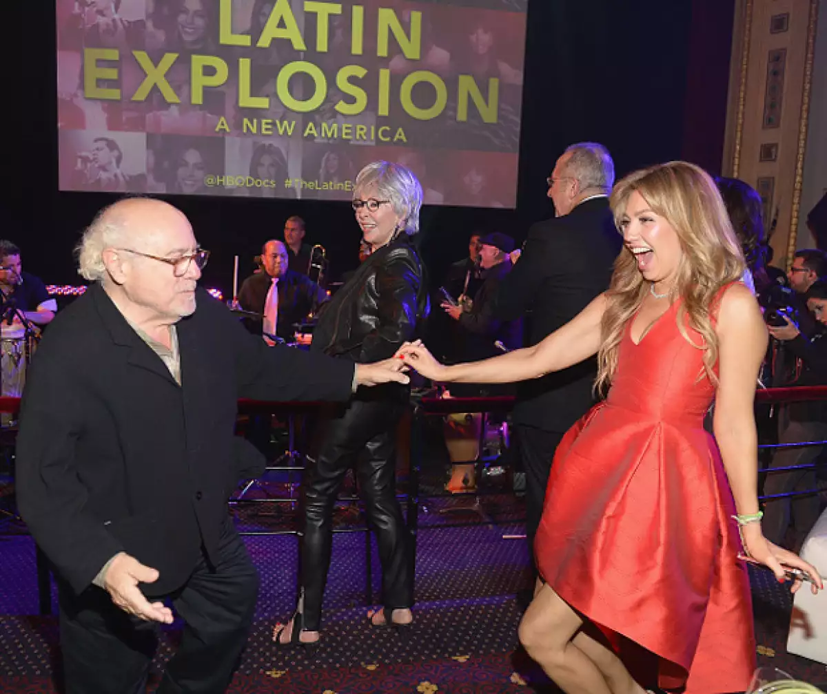 Thalía no paró de sonreír mientras bailaba con el actor.