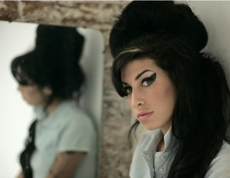 Celebridades como Katy Perry, Rihanna, Ricky Martin, Carlos Ponce y Kim Kardashian, externaron su sentir por medio de Twitter, ante el inesperado suceso.