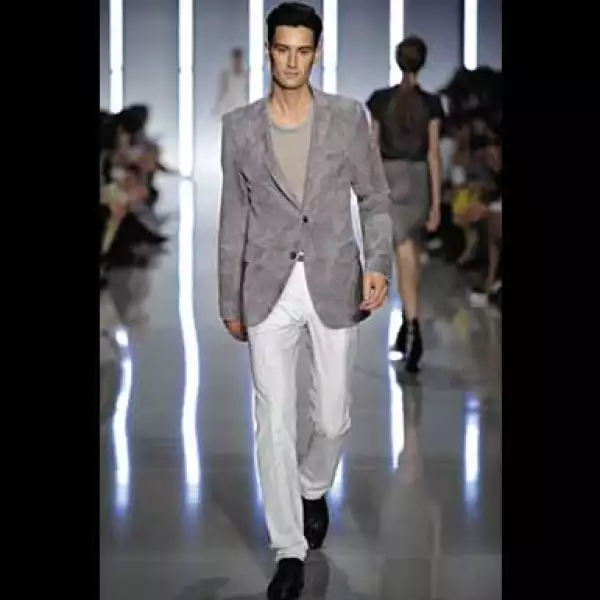 Un conjunto en tonos tierra elaborado 100% en algodón.