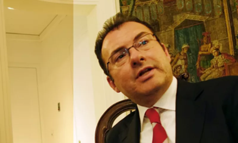 Videgaray dijo que la previsión de 2.3% del BM y la de Hacienda de 2.7% están en un rango comparable. (Foto: Notimex)