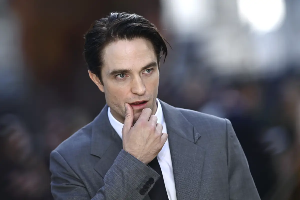 Festival de Venecia anuncia selección oficial que incluye peli con Pattinson y documental sobre Oasis