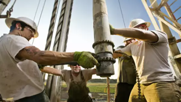 Alfa adquirió las acciones de la petrolera en 18.43 dólares canadienses. (Foto: GettyImages)