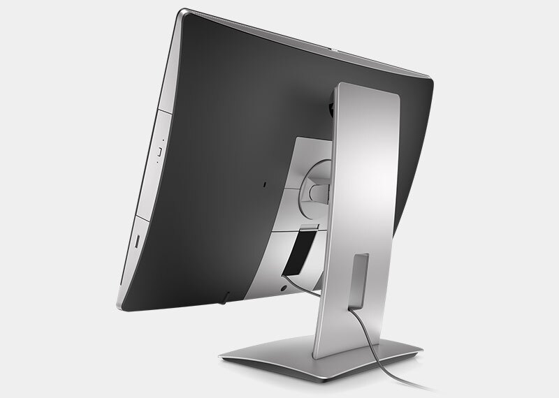 La conexión del cable, y otros puertos para USB, Internet, etc. se encuentran en la parte posterior del equipo.