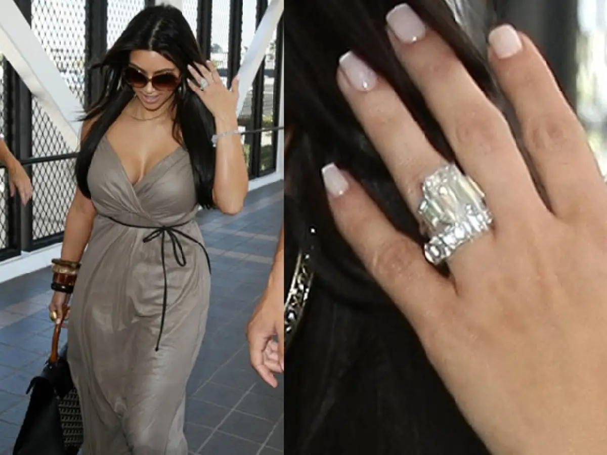 Kim Kardashian lució sus dos anillos cuando estaba en el aeropuerto rumbo a su luna de miel.