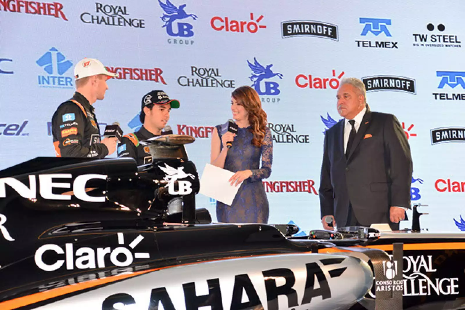 Checo Pérez,Nico Hulkenberg,María José Rojas y el Dr Vijay Mallya