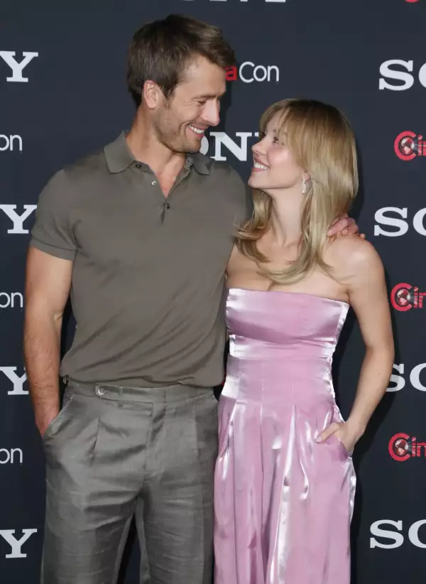 Glen Powell y Sydney Sweeney en Las Vegas.