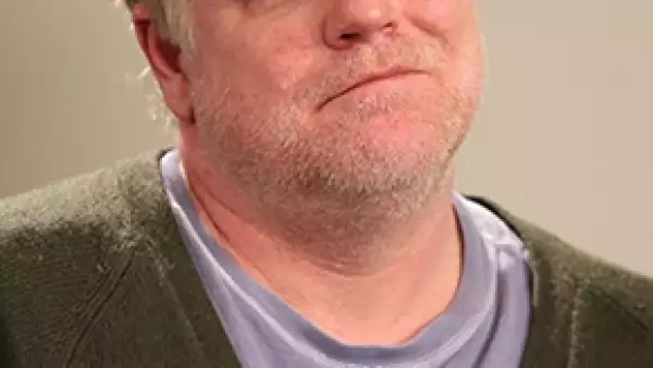 De acuerdo con las primeras informaciones su muerte se debió a una sobredosis. Fue encontrado sin vida en su departamento de Nueva York.