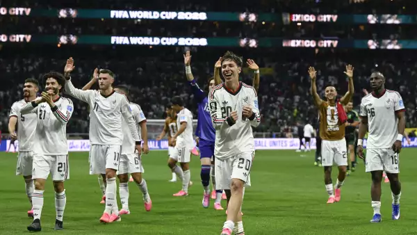 México golea 3-0 a República Checa y mantiene racha perfecta en el Mundial