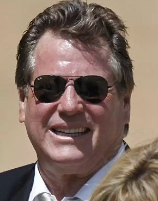 Ryan O'Neal afirmó el martes que inclusive cuando Farrah Fawcett agonizaba, intentó aferrarse a la vida.