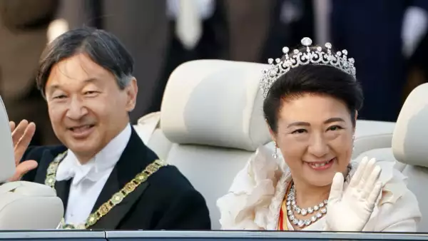 Naruhito y su esposa Masako