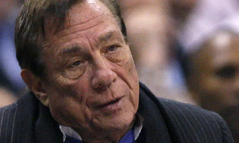 El dueño de los Clippers, Donald Sterling, pagará una multa de 2.5 millones de dólares a la NBA. (Foto: Reuters)