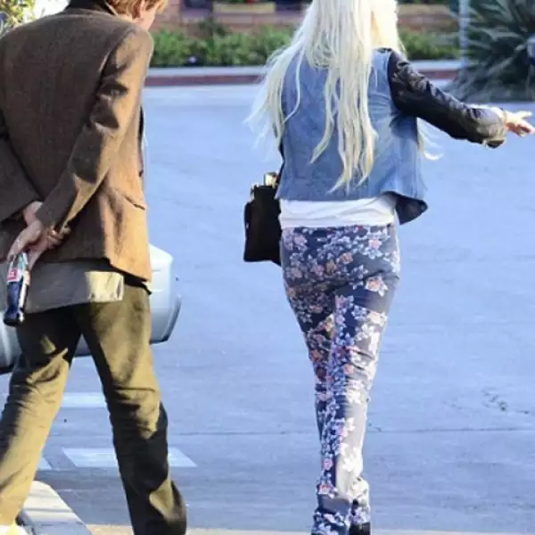 Lindsay Lohan ha perdido todo estilo pero aún la vemos sobre sus doce centímetros.