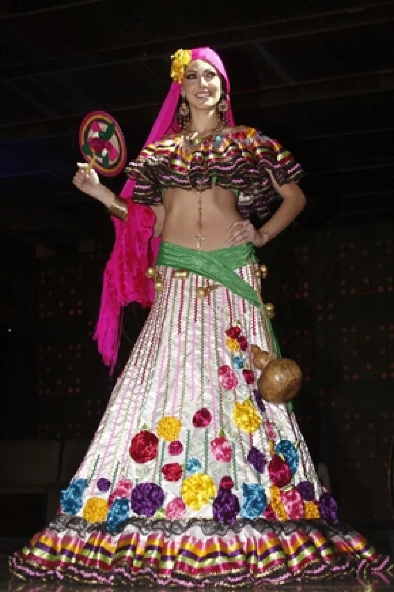 La sinaloense asegura que en su oportunidad de representar a México en el certamen Miss Mundo el próximo sábado en Johannesburgo, Sudáfrica, lucirá una figura natural, sin una sola cirugía estética.