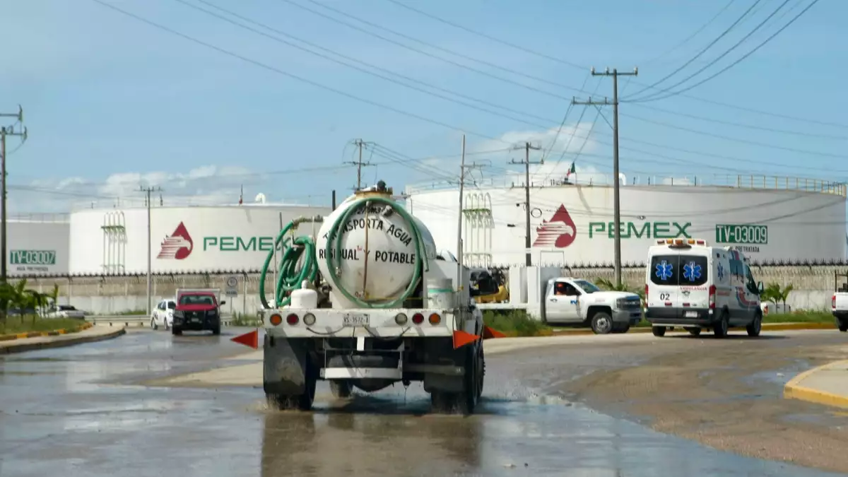 Empresas de servicios petroleros piden a Pemex pagos de deuda por 5,100 mdd