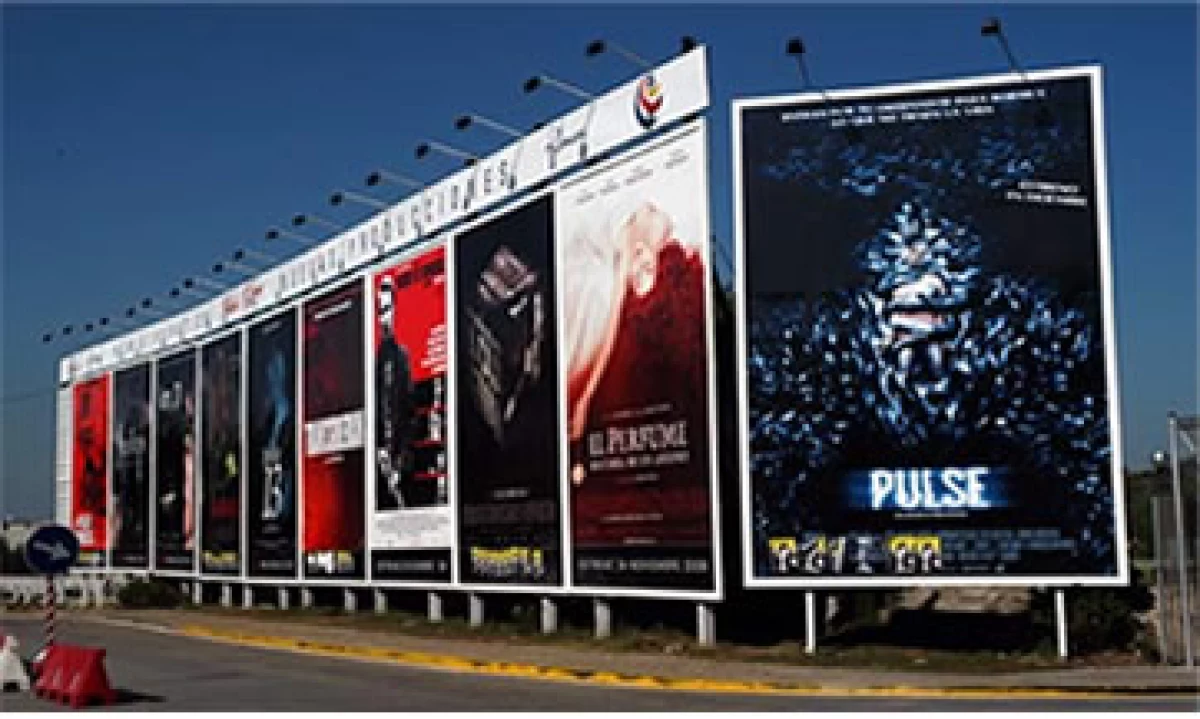 Se espera reubicar alrededor de 1,250 anuncios en 16 corredores publicitarios. (Foto: Especial )