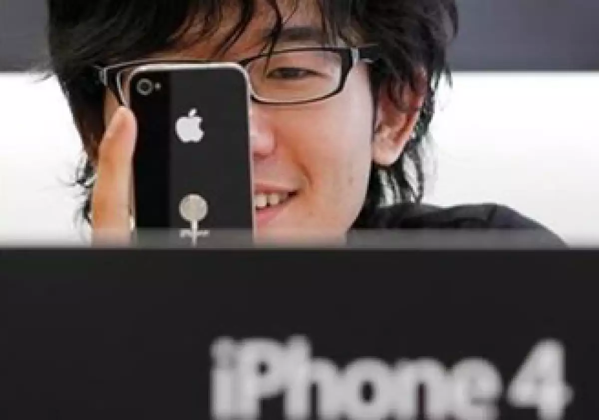 AT&T trabaja en solucionar una falla más en el último modelo de iPhone lanzado por Apple. (Foto: Reuters)
