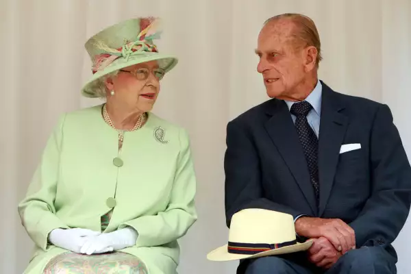 Reina-Isabel-II-Principer-Felipe