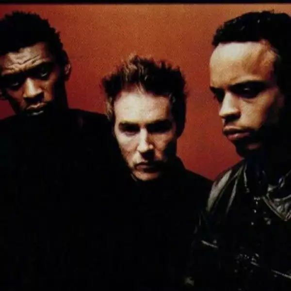 Tras posponer hace algunos meses su concierto que ofrecería en Guadalajara, Jalisco, Massive Attack se presentará en esta ciudad el 20 de febrero para dar a conocer su nuevo álbum de estudio, denominado Heligoland.