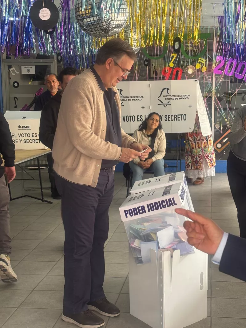 marcelo ebrard vota 