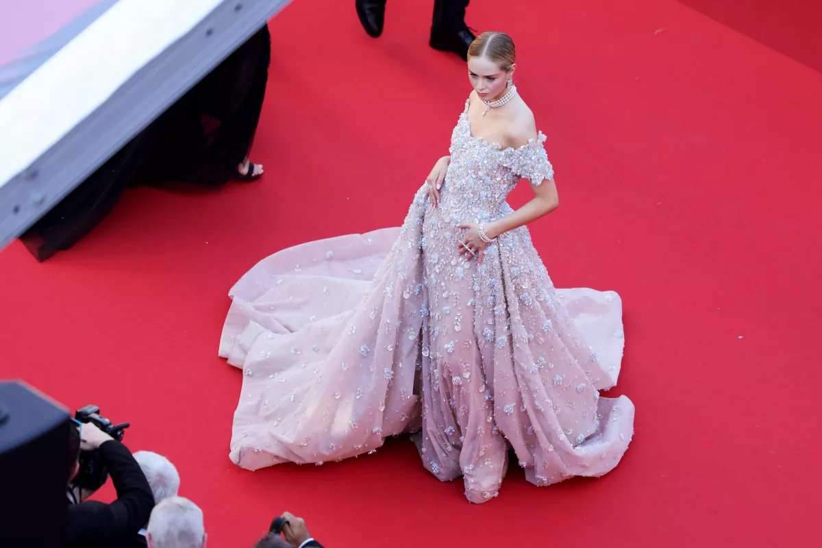 Loreto Peralta debuta en Cannes en un vestido digno de una princesa