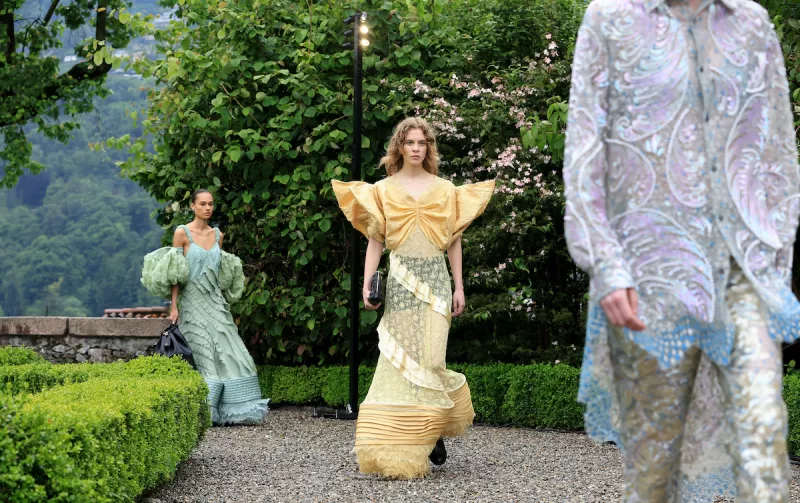 Louis Vuitton Cruise Show 2024 - Runway