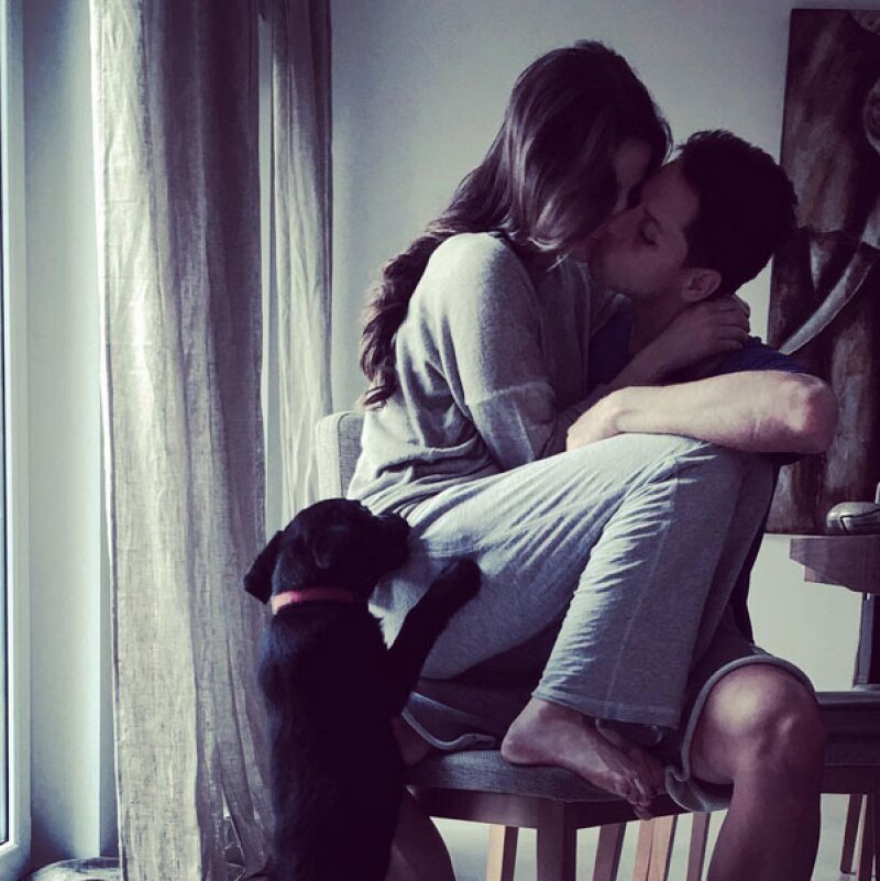 La pareja está disfrutando de su amor en Europa.