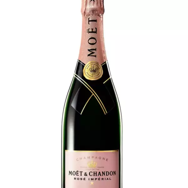 Una botella de Moët & Chandon Rosé es perfecta para compartir este día.