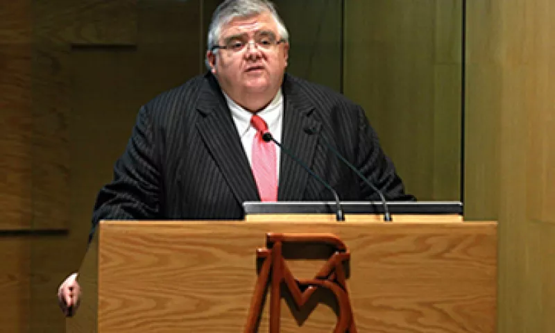 El gobernador de Banxico, Agustín Carstens, indica que México está en un mundo con aguas picadas. (Foto: Notimex)