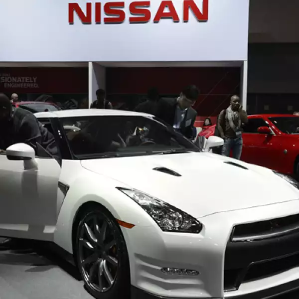 El 2013 Nissan GT-R es otro de los vehículos que se exhibe en el Salón del Automóvil de Los Ángeles 2012.