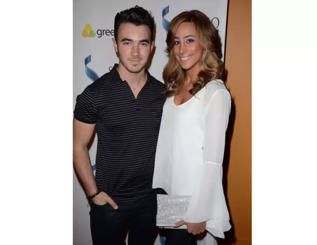 El cantante y su esposa Danielle Deleasa aparecerán en la cadena E! 'Married to Jonas', donde se contará la historia de cómo la pareja afronta su vida siendo centro de atención mundial.