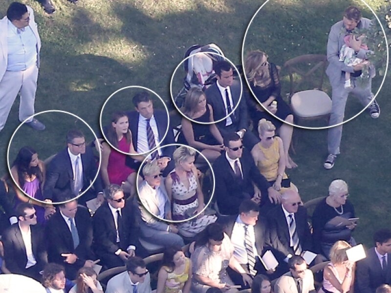 De izquierda a derecha: Luciana Barroso con Matt Damon, Jennifer Garner y Ben Affleck, Jennifer Aniston con Justin Theroux, Kristen Bell y Dax Shepard sosteniendo a su bebé Lincoln. Abajo: Ellen De Generes y Portia Di Rossi.