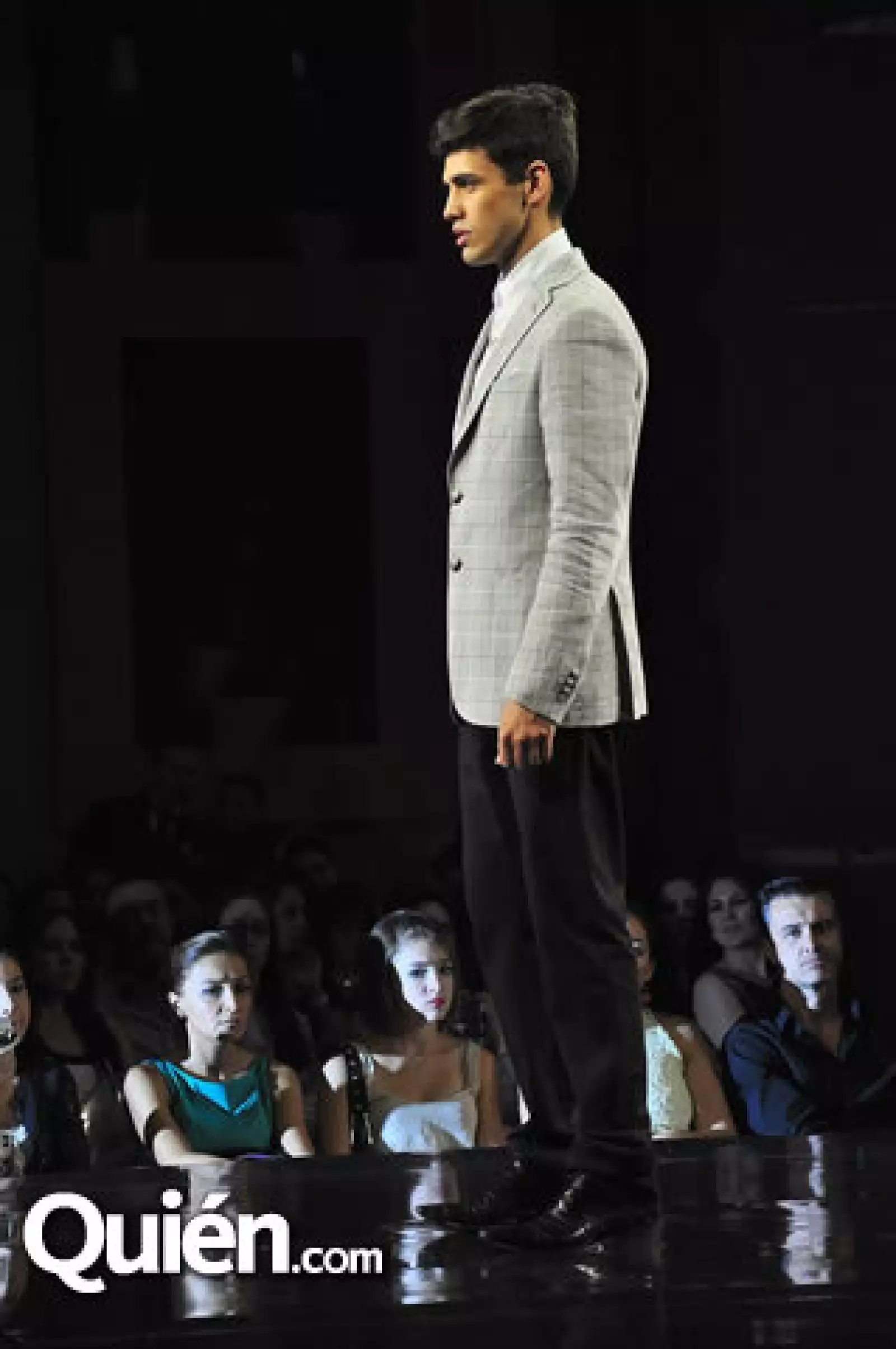 Pasarela en pro de `Deseos del corazón A.C´