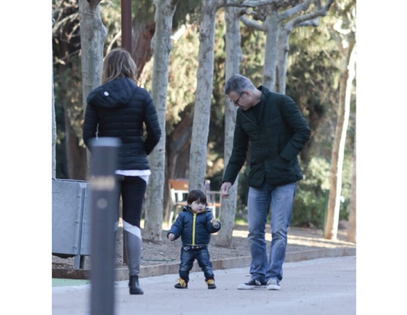 El pequeño Milan Piqué disfrutó un día con sus abuelitos paternos.