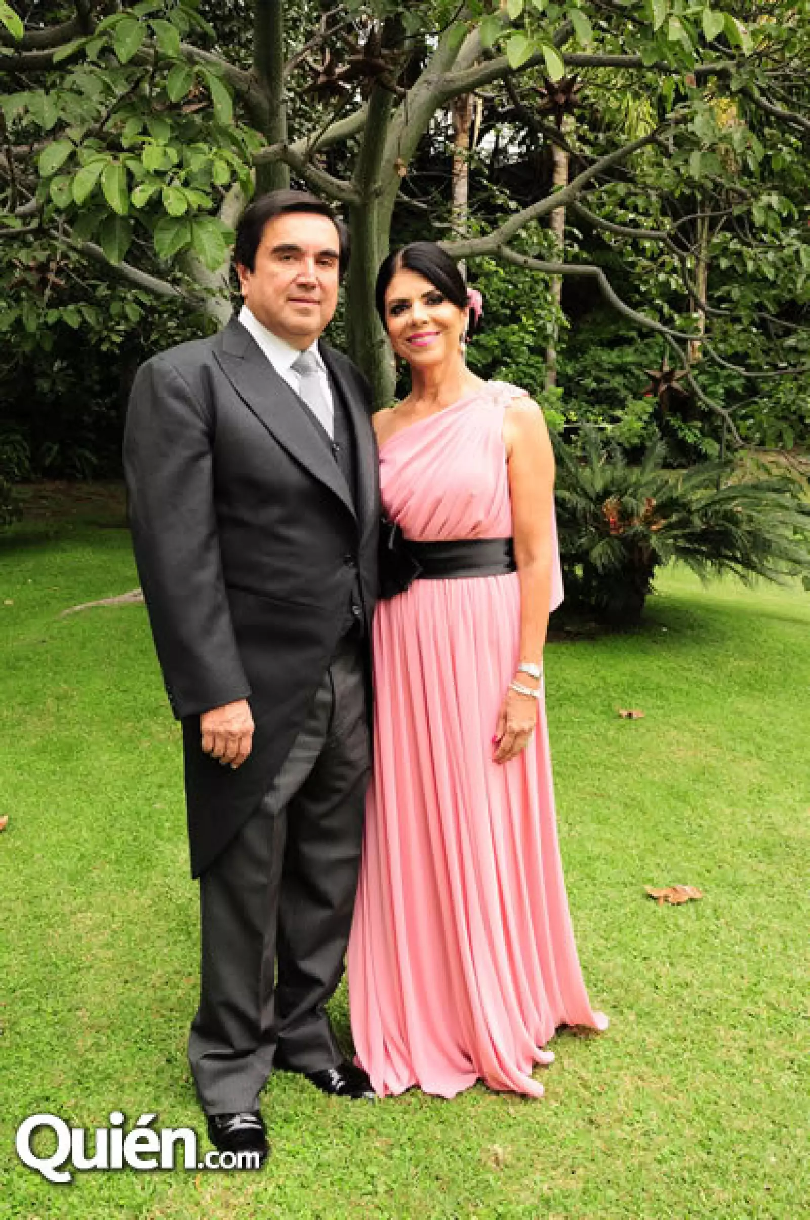 Lumali Lamadrid lució un vestido de una manga, un `must´ de la temporada.