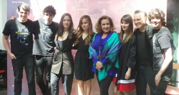 El elenco del musical La Llamada en México, una producción de origen español.