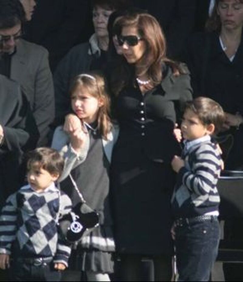 Después de la muerte de Juan Camilo, Marigely quería estar alejada del reflector, ni al homenaje a su esposo quería ir, pero el Presidente la convenció.