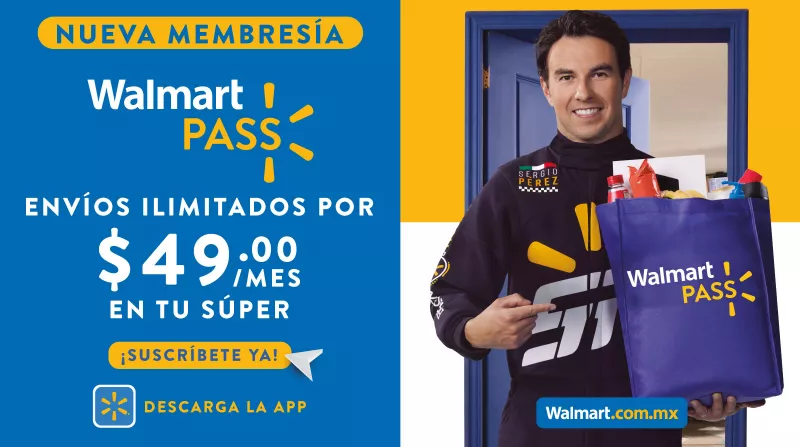 Checo Pérez anunciando WALMART PASS, señalando una bolsa con productos de Walmart que tiene en su mano.
