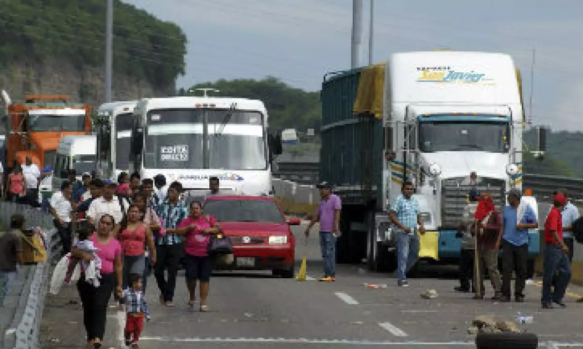 m�s de la CNTE