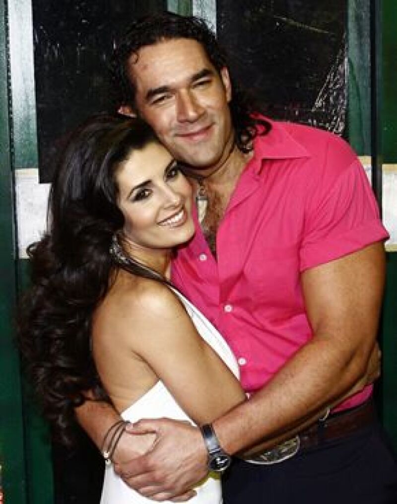 La pareja de actores Mayrín Villanueva y Eduardo Santamarina, quienes esperan a una niña para agosto próximo, contraerán matrimonio el 28 de este mes.