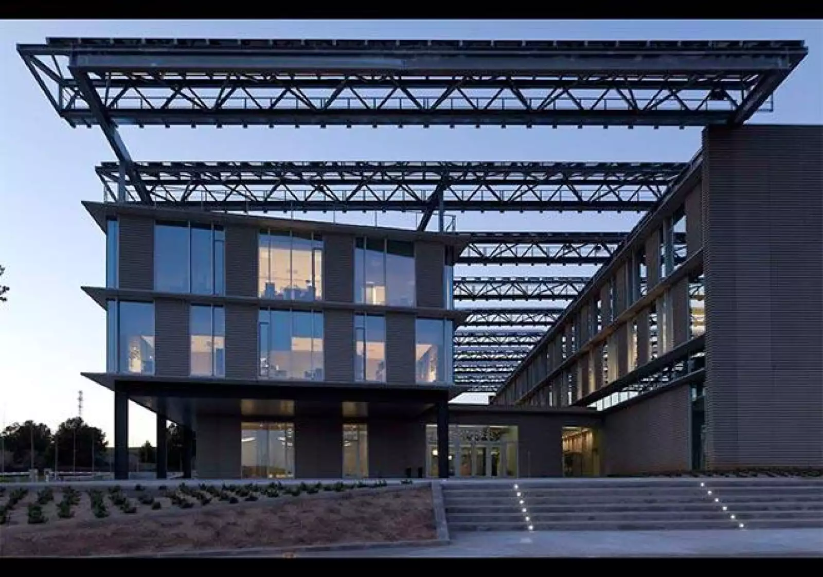 Sede eco-tecnolo?gica de SENER 07