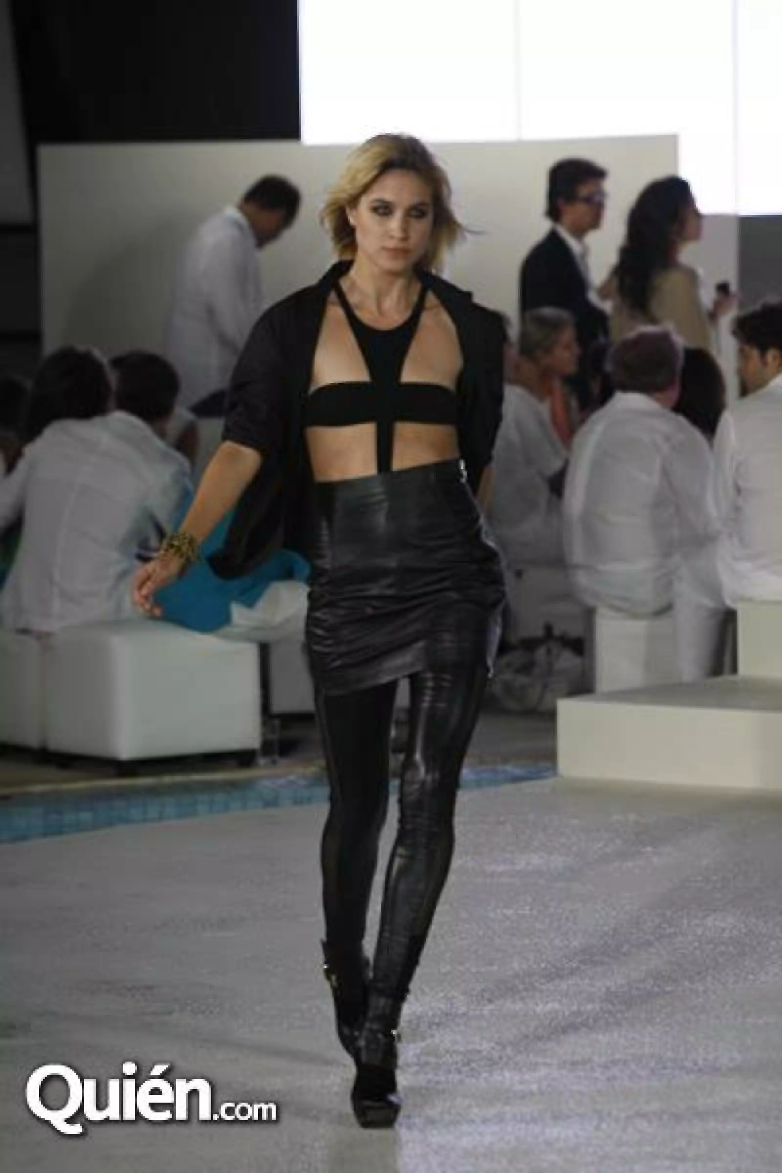 Pasarela Esteban Cortaza Nextel