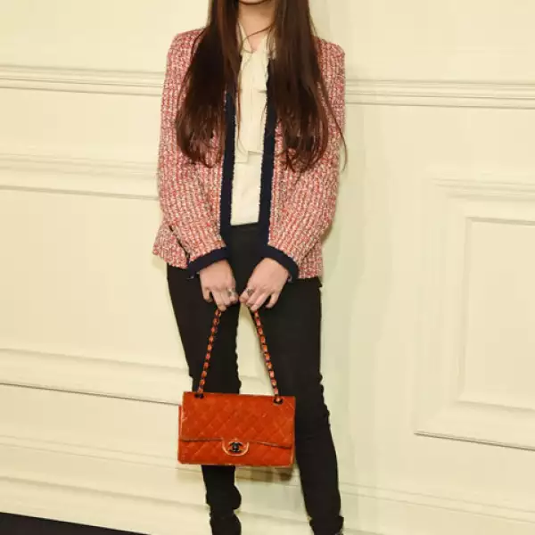 Audrey Helman con su bello atuendo Chanel.