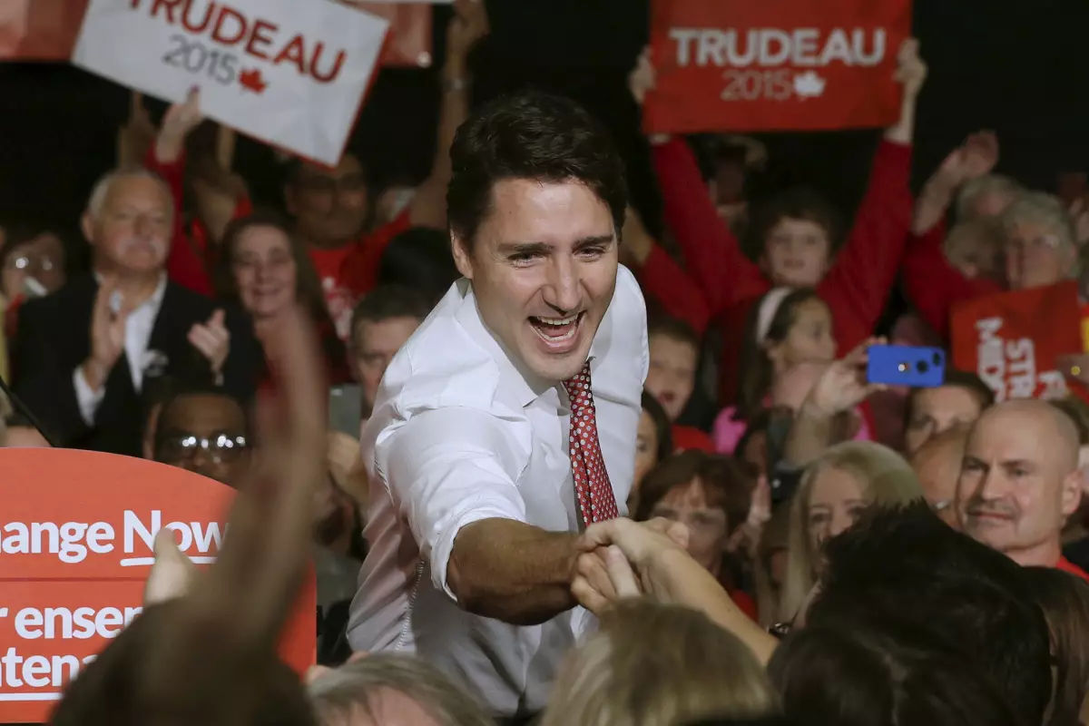 El líder liberal Justin Trudeau asiste a un mitin de campaña en Halifax, Nueva Escocia, Canadá, el 17 de octubre de 2015.
