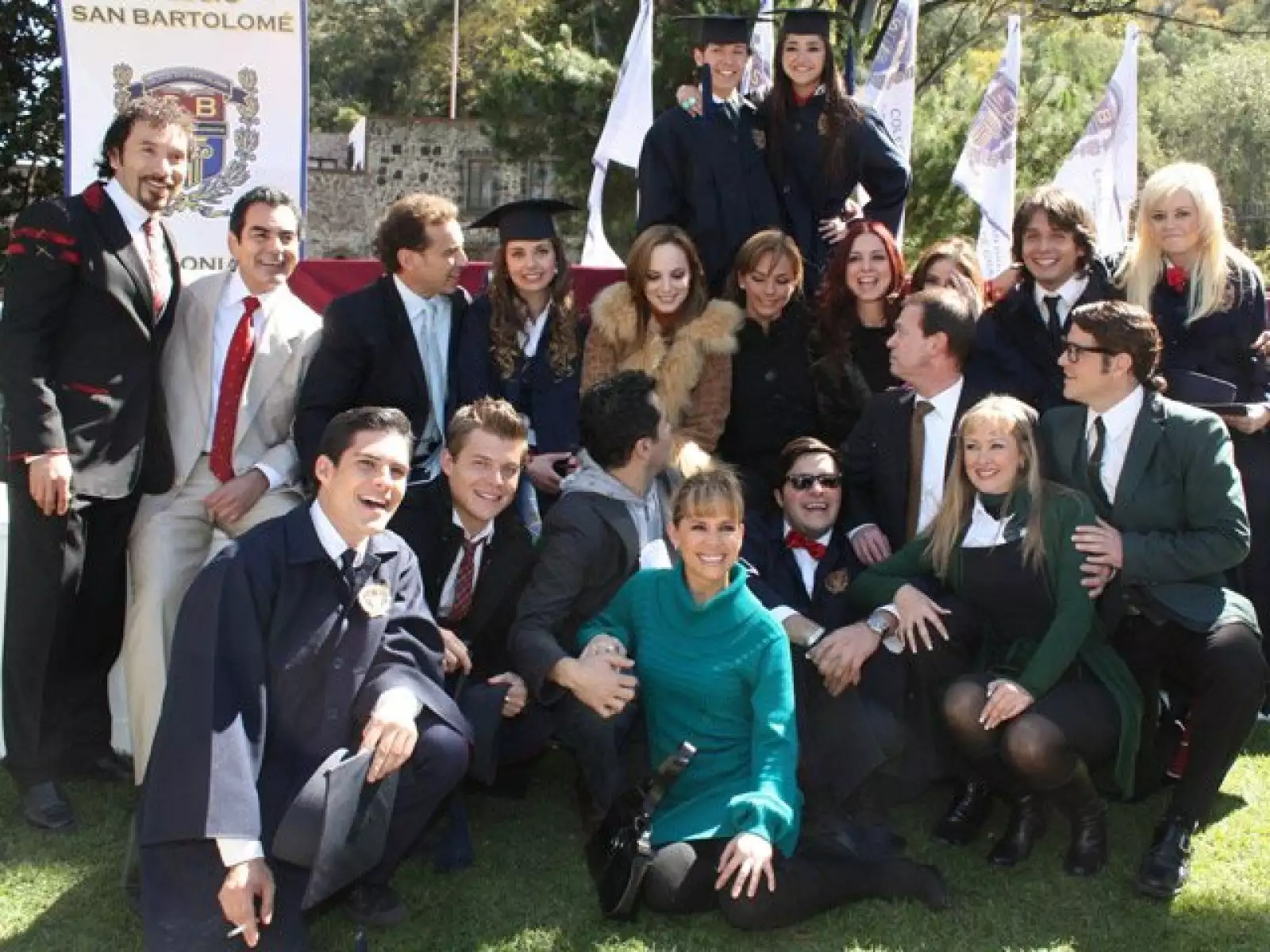 Entre los actores que participaron se encuentran Edith González, Pee Wee, José Luis Reséndez, Manuel Flaco Ibáñez, Sherlyn.