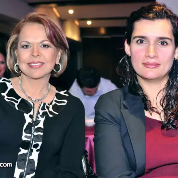 Cristina Benavides de Cedillo y Herlinda Chapa de Cerda