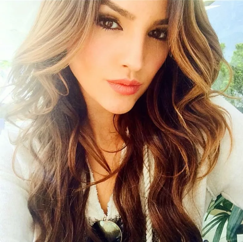 Además de contar con dos nominaciones, la guapa actriz confirmó que estará a la cabeza de la premiación que se transmitirá el 17 de agosto por MTV.