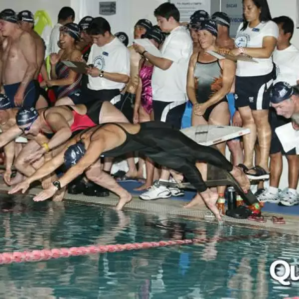 La Vuelta al  Mundo Nadando
